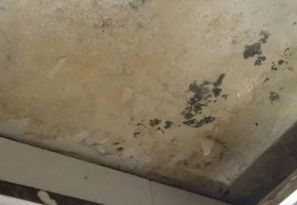 通辽市阳台漏水维修公司分享下通辽市卫生间渗水维修需要注意哪些问题。